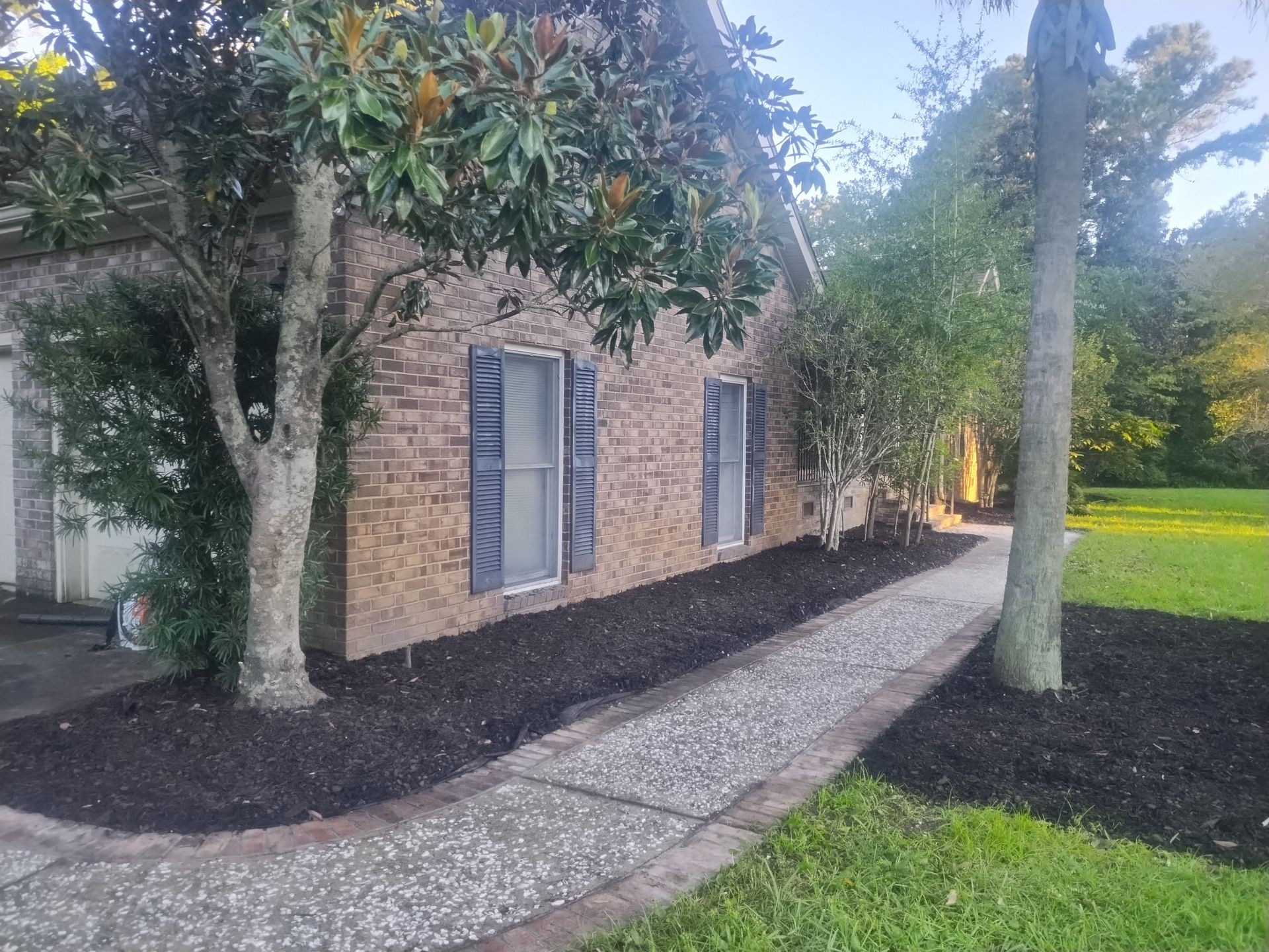 Mulch & Pine Straw Install 
